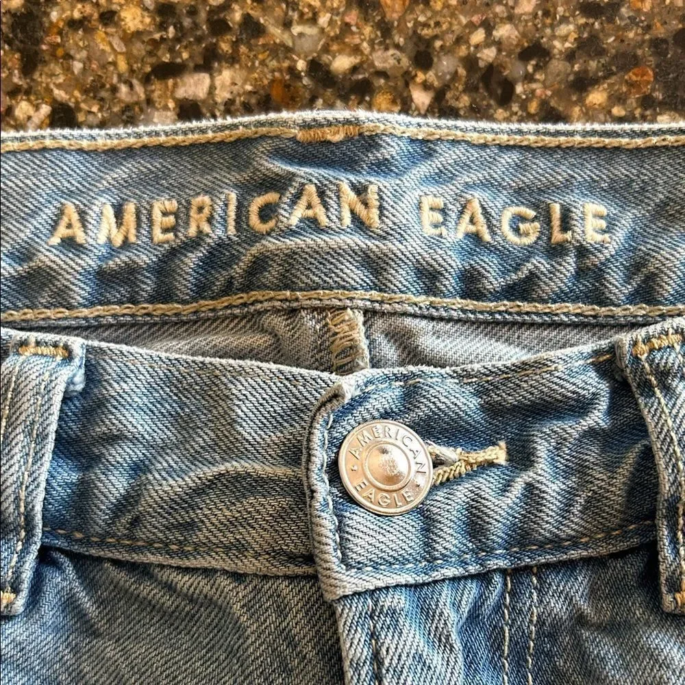 American Eagle Light Wash Mom Jeans
